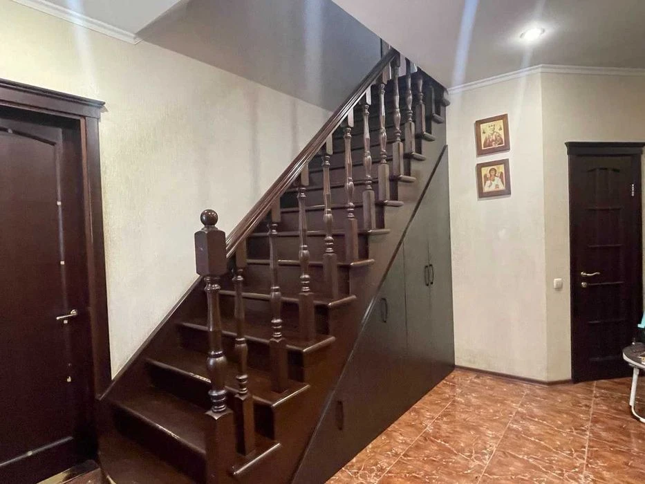 Продам будинок в Одинківці, вул.Трояндова, 20 хвилин до цент