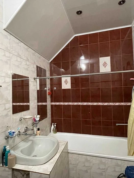 Продам будинок в Одинківці, вул.Трояндова, 20 хвилин до цент