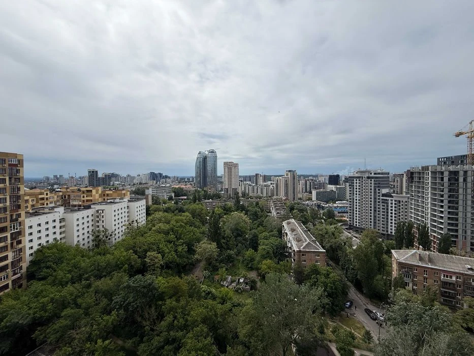 Печерськ Коновальця Є. Продаж двокімнатної квартири 82 кв.м.