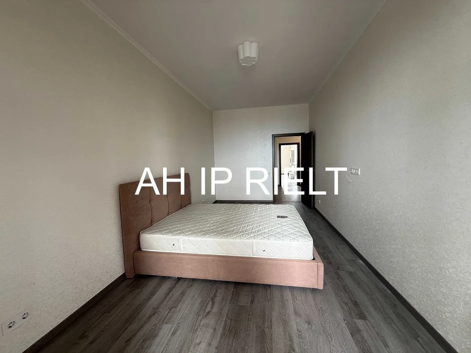 Печерськ Коновальця Є. Продаж двокімнатної квартири 82 кв.м.