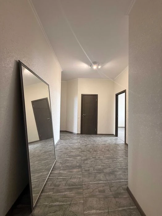 Печерськ Коновальця Є. Продаж двокімнатної квартири 82 кв.м.