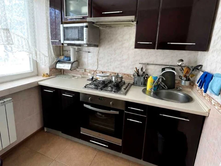Apartment. Kharkiv, Svitla St.