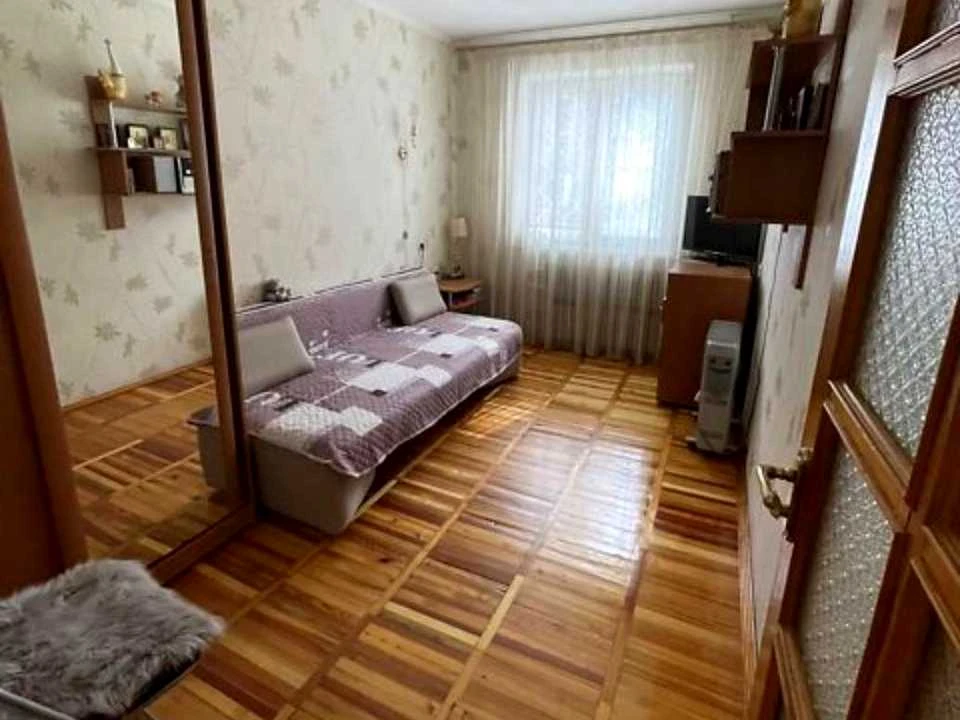 Apartment. Kharkiv, Svitla St.