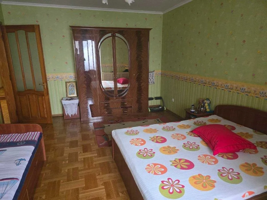 Продаж квартири на вул. Тенистій 15, у народі "Титанік", заг
