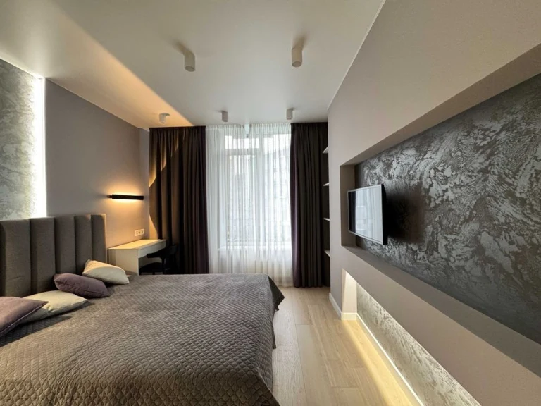 No commission! Comfortable and well-thought-out 2-room apartment of 64 m2 in a landscaped
