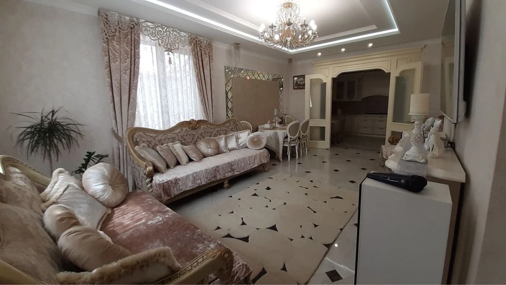 В продаже роскошный 2х этажный дом в районе Вузовского.