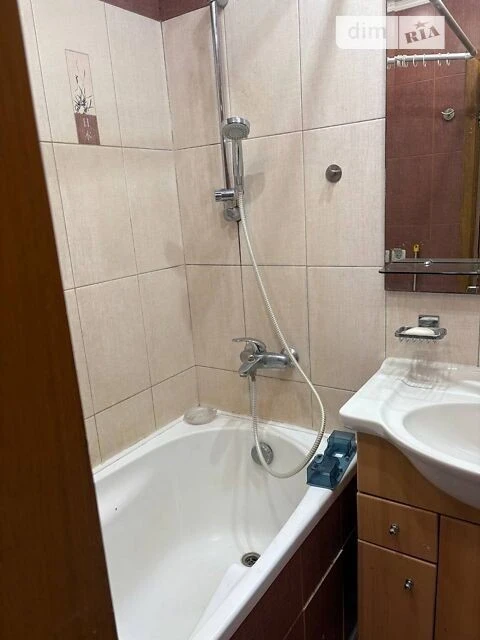 Довготривала оренда 3к квартири на вул. Прирічна 17 • ID 348