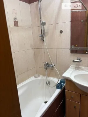 Довготривала оренда 3к квартири на вул. Прирічна 17 • ID 348