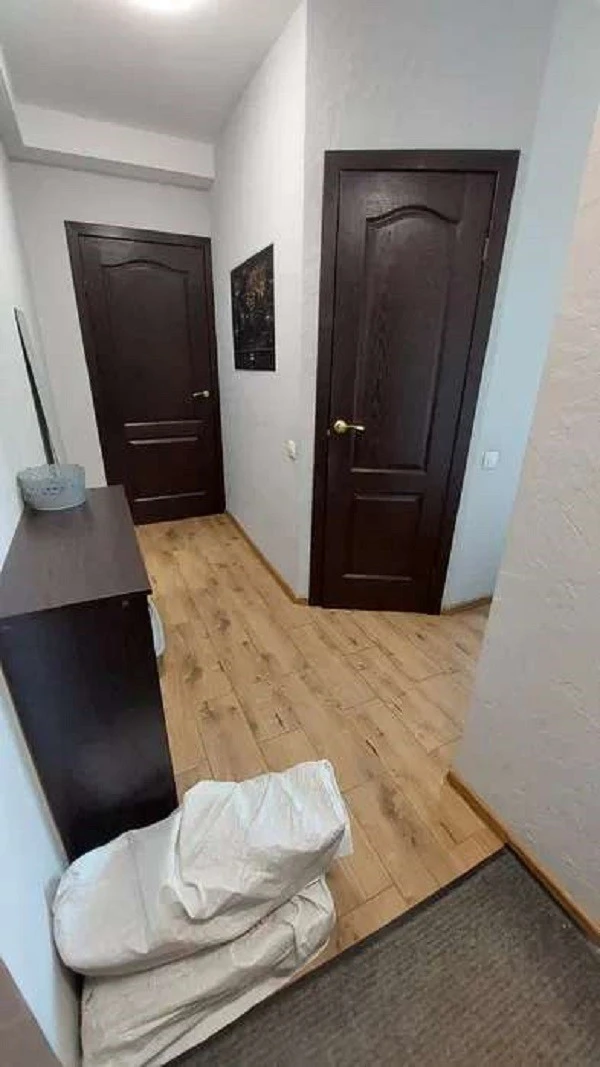 Продаж 1к квартири 31.5 кв. м на вул. Івана Миколайчука 13 •