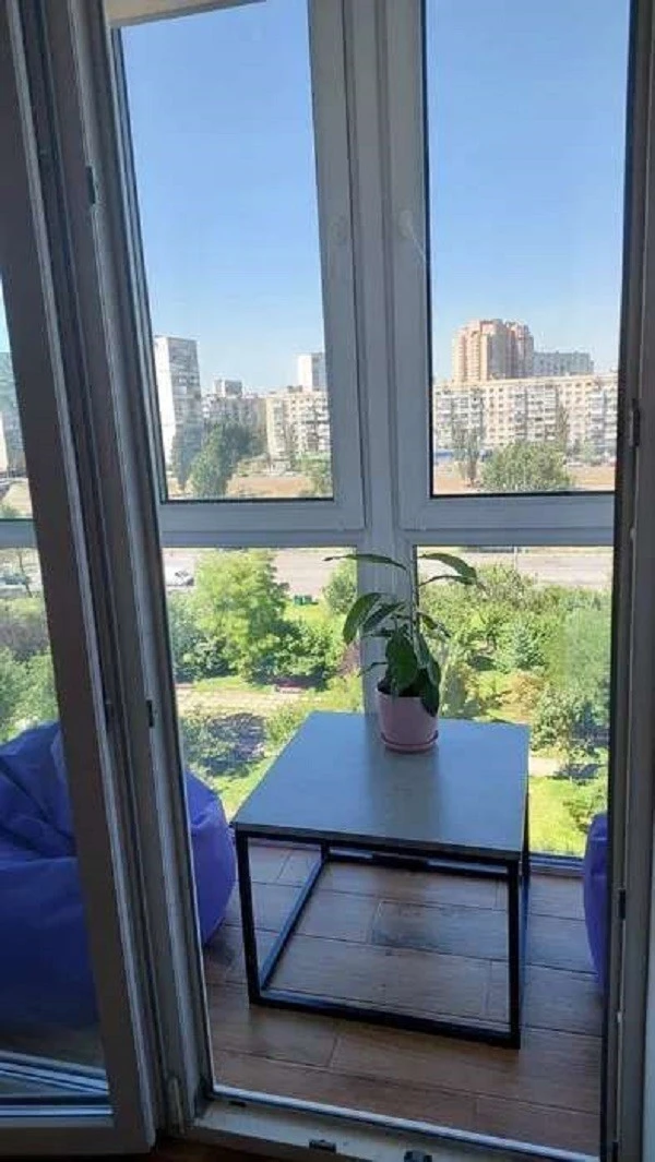 Продаж 1к квартири 31.5 кв. м на вул. Івана Миколайчука 13 •