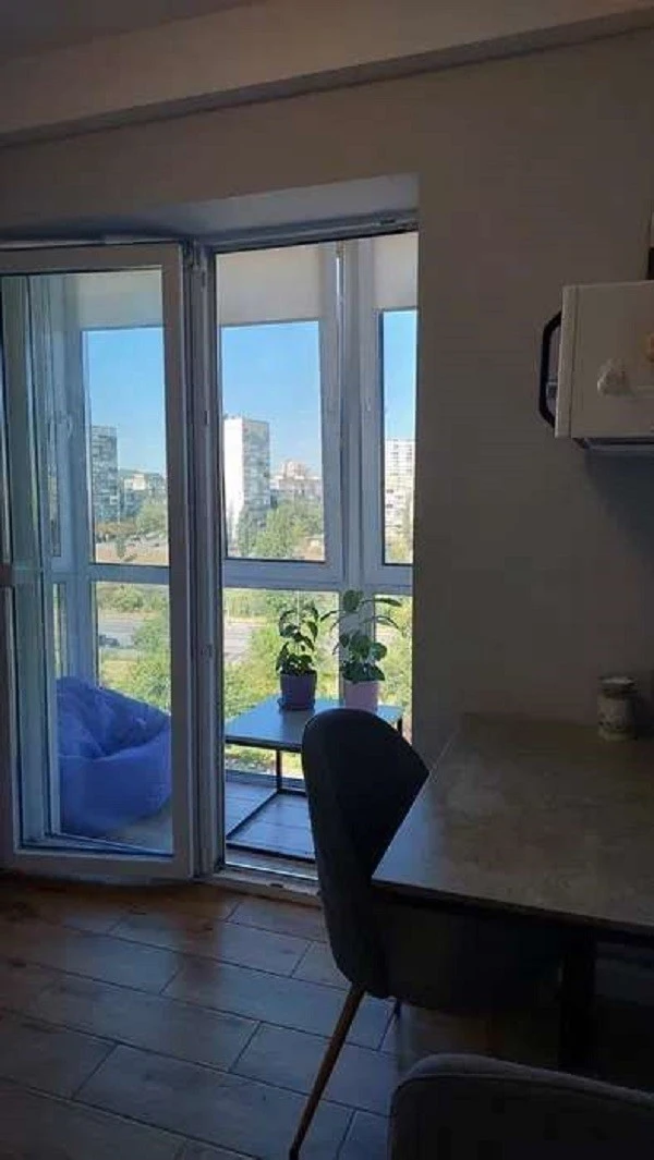 Продаж 1к квартири 31.5 кв. м на вул. Івана Миколайчука 13 •