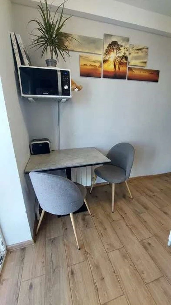 Продаж 1к квартири 31.5 кв. м на вул. Івана Миколайчука 13 •