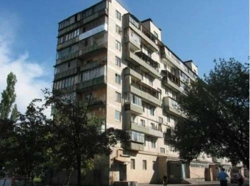 Продаж 1к квартири 31.5 кв. м на вул. Івана Миколайчука 13 •