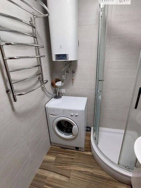 Продаж 1к квартири 31.5 кв. м на вул. Івана Миколайчука 13 •