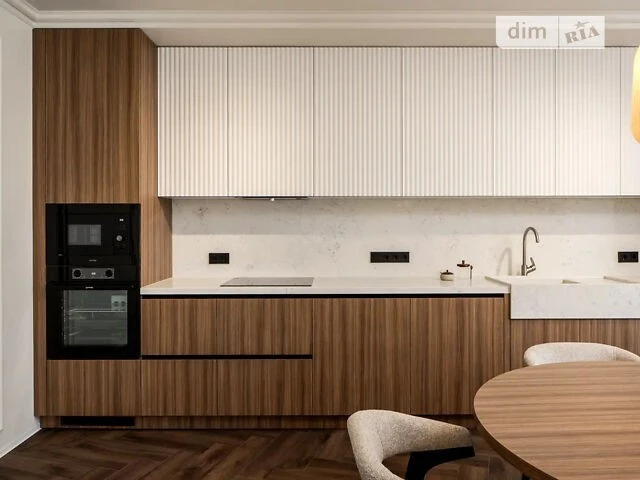 Продаж 3к квартири 82 кв. м на вул. Причальна 12 • ID 348456