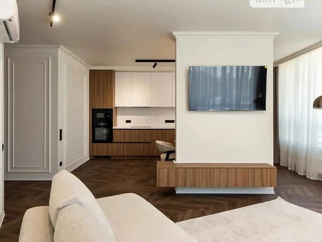 Продаж 3к квартири 82 кв. м на вул. Причальна 12 • ID 348456