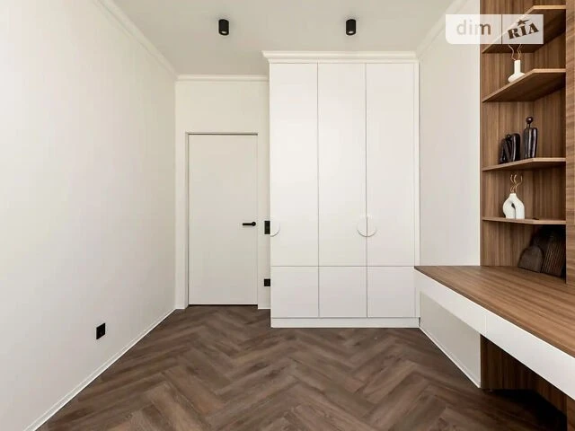 Продаж 3к квартири 82 кв. м на вул. Причальна 12 • ID 348456