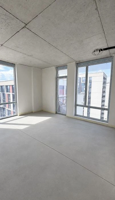 3кім + кухня студія, Manhattan, 100м2, вигляд на озеро