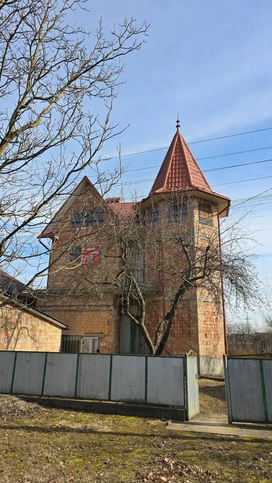 Продається Будинок 195 м², 5 кімнат, 6 соток — Жучка / Хотин