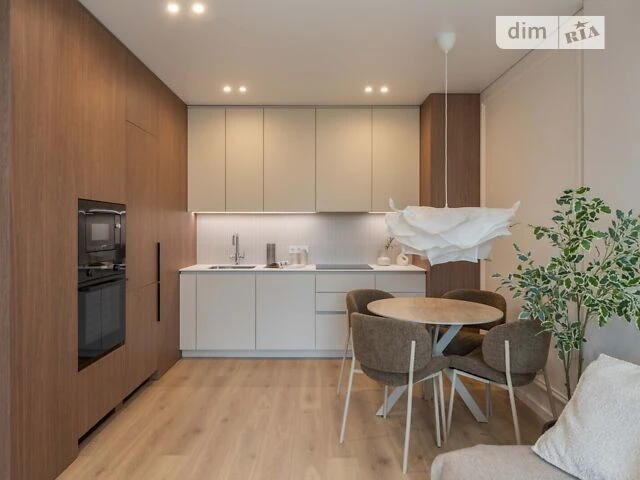 Продаж 2к квартири 60 кв. м на бул. Тадея Рильського 3, кв.