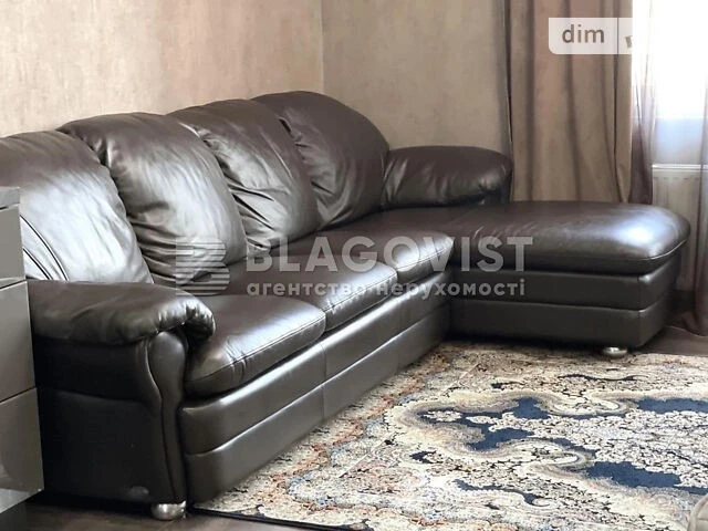 Продаж 3к квартири 90 кв. м на вул. Коновальця Євгена 34А •