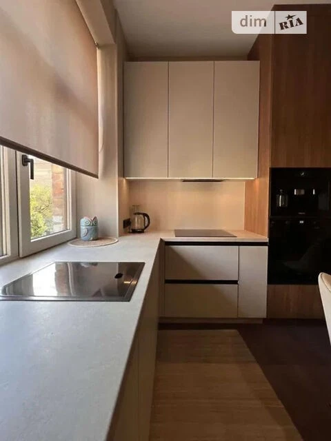 Продаж 1к квартири 53 кв. м на вул. Велика Васильківська 67/