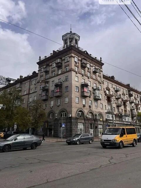 Продаж 1к квартири 53 кв. м на вул. Велика Васильківська 67/