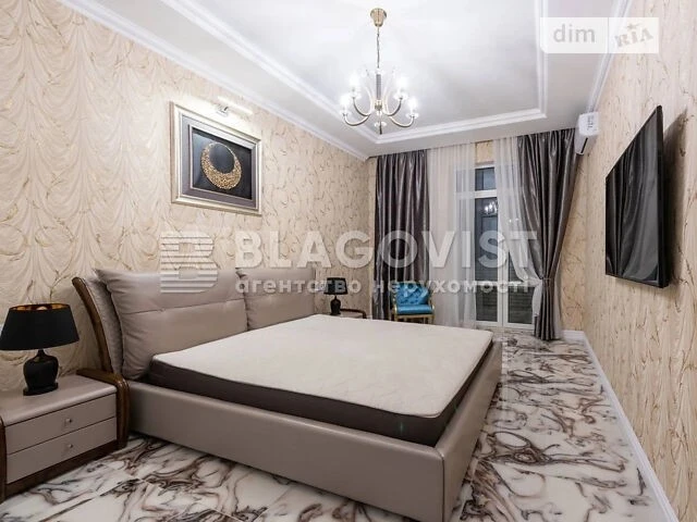 Продаж 1к квартири 66 кв. м на вул. Коновальця Євгена 34А •