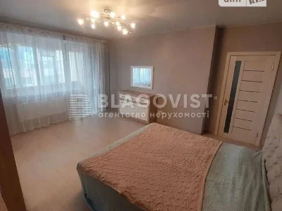 Продаж 2к квартири 81.2 кв. м на просп. Берестейський 131А •