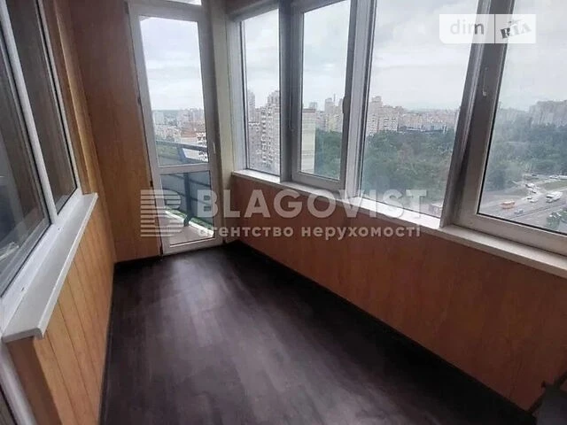 Продаж 2к квартири 81.2 кв. м на просп. Берестейський 131А •