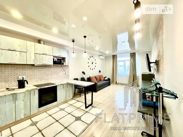 Продаж 1к квартири 38 кв. м на вул. Михайла Максимовича 24А