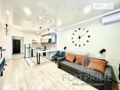 Продаж 1к квартири 38 кв. м на вул. Михайла Максимовича 24А