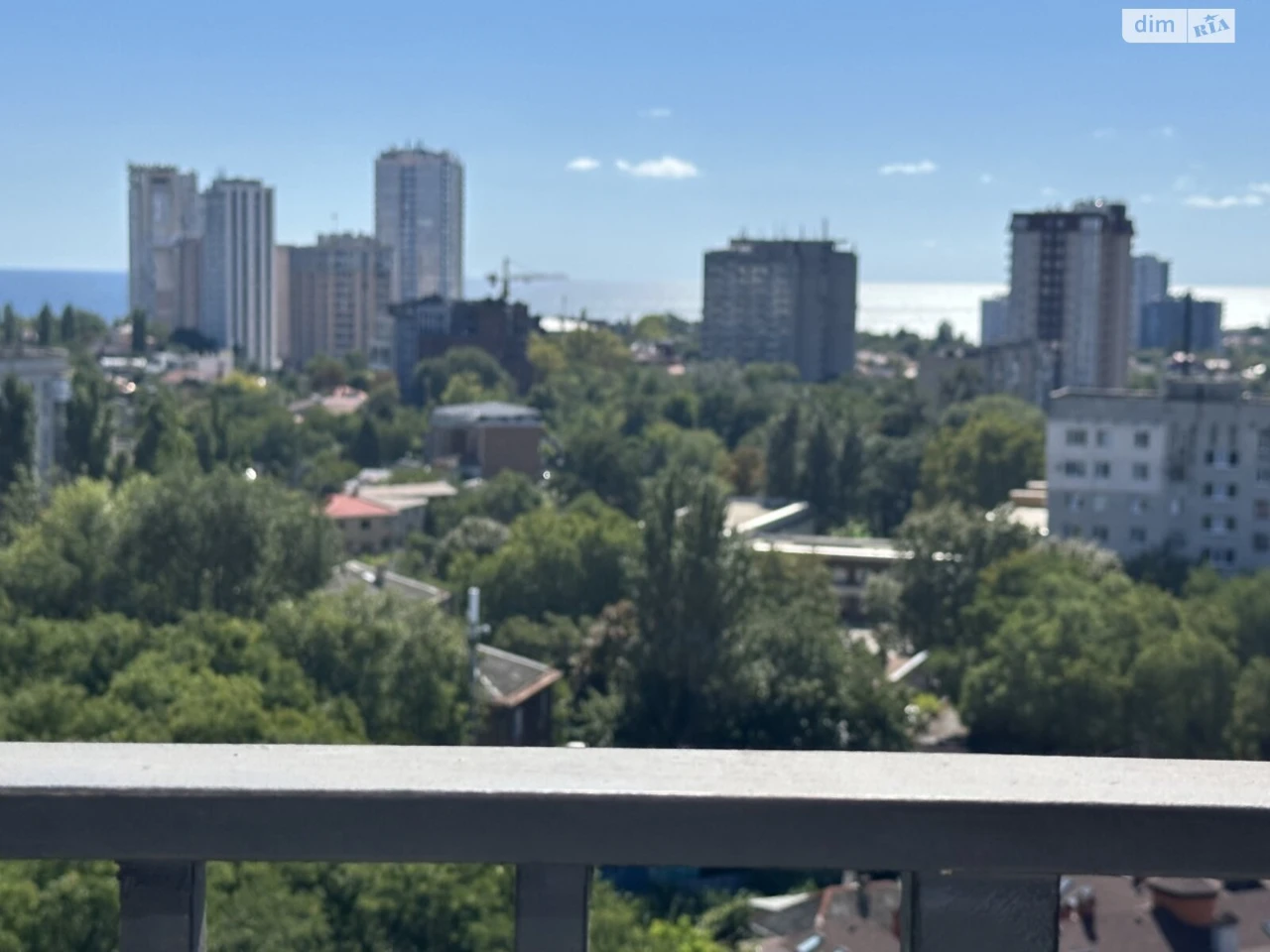Продаж Квартира Середній Фонтан
