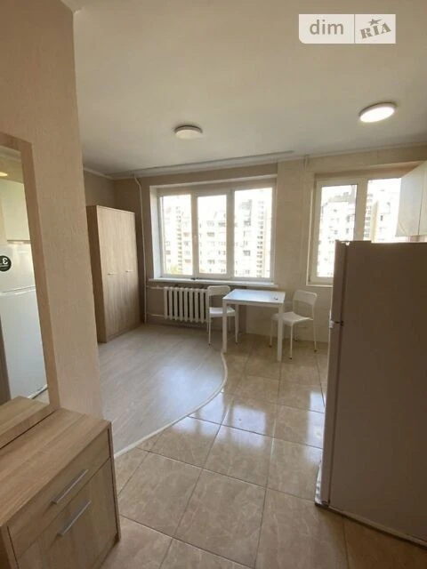 Продаж 1к квартири 23 кв. м на вул. Академіка Корольова 2 •