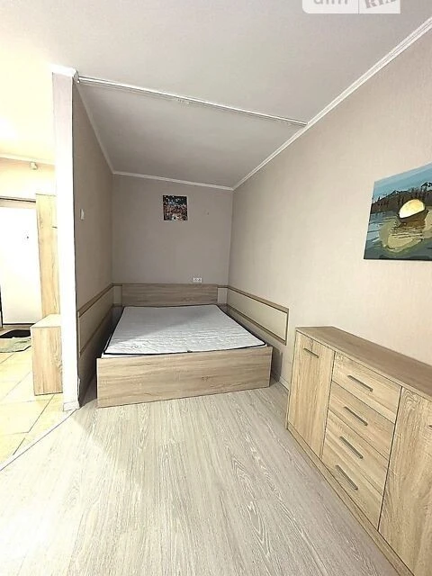Продаж 1к квартири 23 кв. м на вул. Академіка Корольова 2 •
