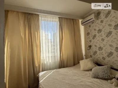Продаж 1к квартири 50 кв. м на вул. Степана Рудницького 19/1