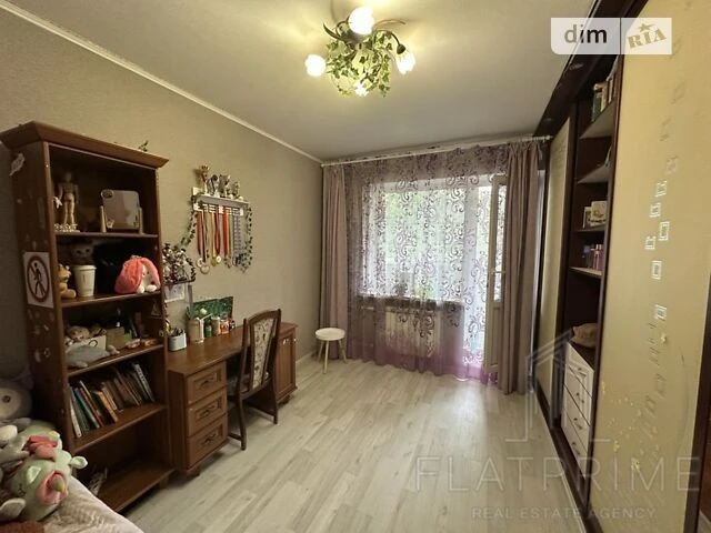 Продаж 3к квартири 64 кв. м на вул. Академіка Шалімова 15 •