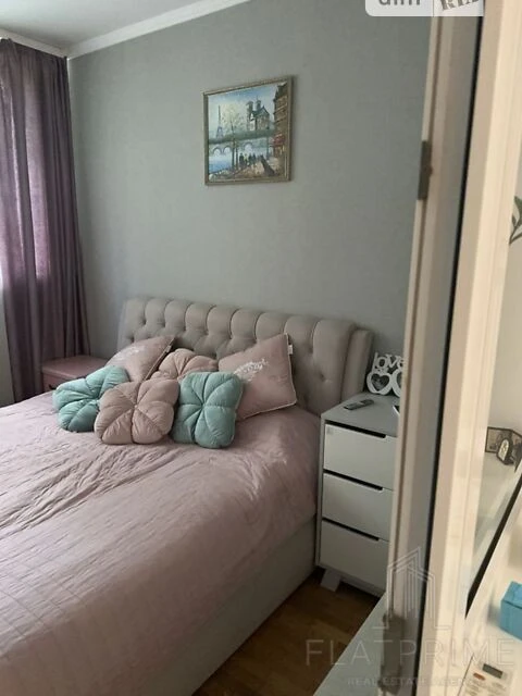 Продаж 3к квартири 64 кв. м на вул. Академіка Шалімова 15 •