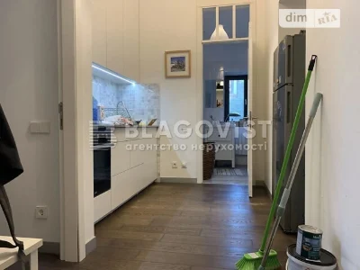 Продаж 2к квартири 53 кв. м на пров. Музейний 8Б • ID 348451