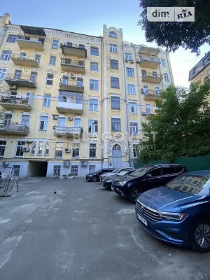 Продаж 2к квартири 53 кв. м на пров. Музейний 8Б • ID 348451