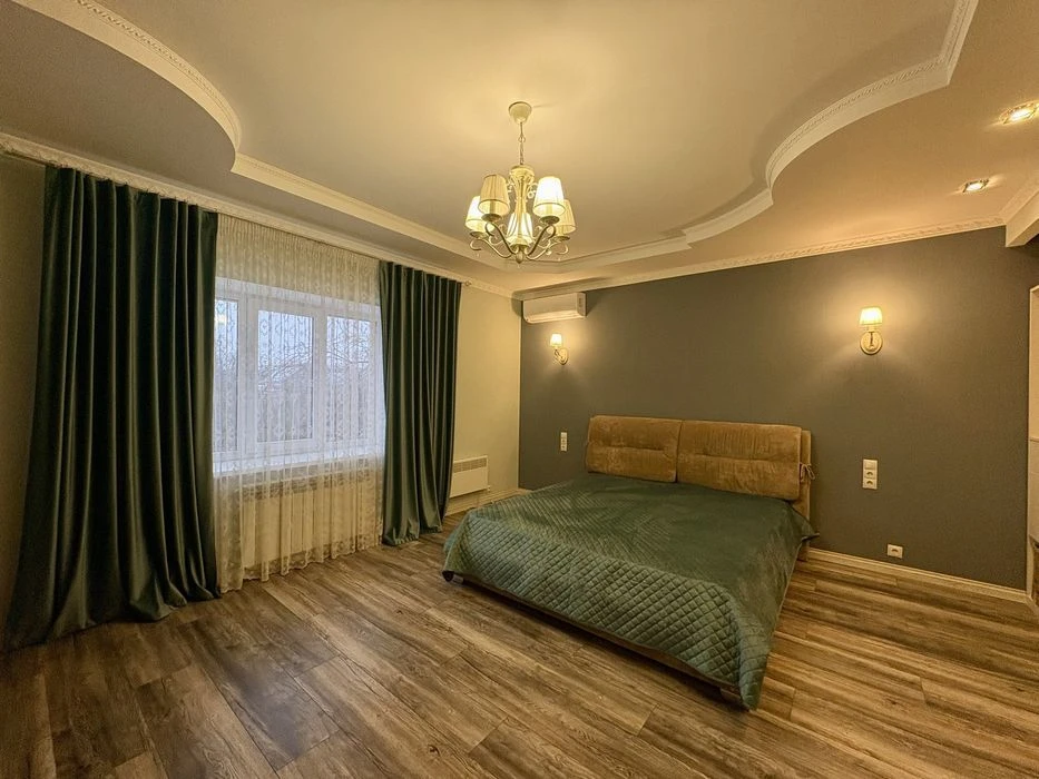Продаж 2-во поверхового будинку • пр. Свободи біля річки Псе
