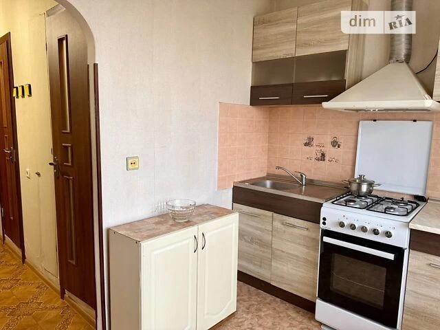 Продаж 1к квартири 36.8 кв. м на вул. Академіка Єфремова 15