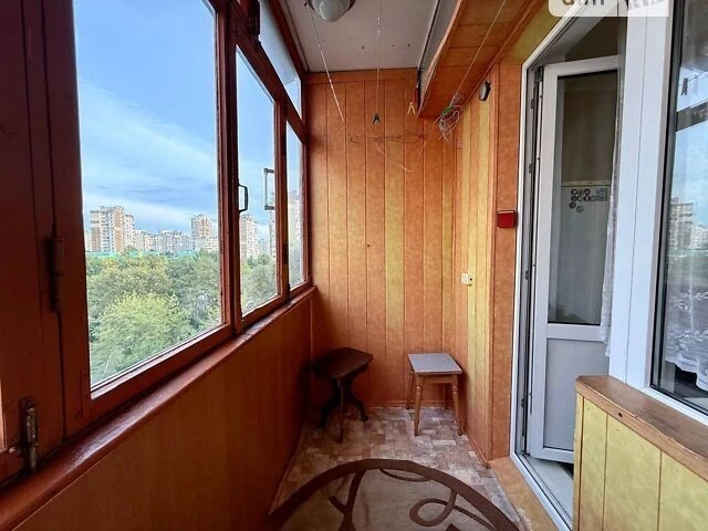Продаж 1к квартири 36.8 кв. м на вул. Академіка Єфремова 15