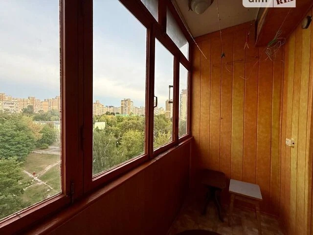 Продаж 1к квартири 36.8 кв. м на вул. Академіка Єфремова 15