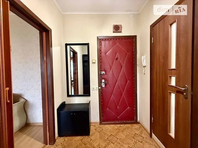 Продаж 1к квартири 36.8 кв. м на вул. Академіка Єфремова 15