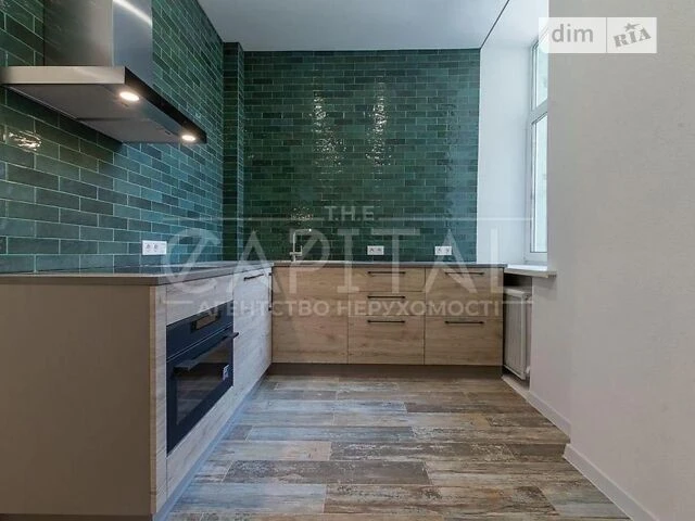 Sale of 3-room apartment 97 sq. m on Bogdana Khmelnytskyi St. (V