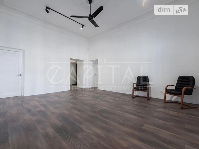 Sale of 3-room apartment 97 sq. m on Bogdana Khmelnytskyi St. (V