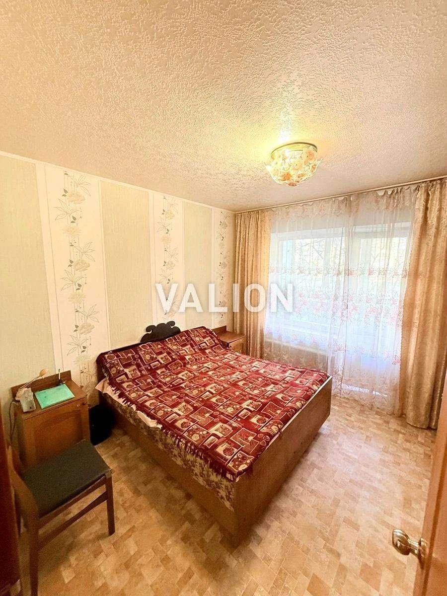 Продаж 3-к квартири вул. Екстер Олександри 14