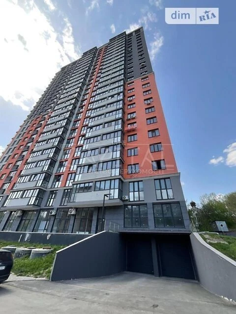 Продаж 3к квартири 101.9 кв. м на вул. Загорівська 17-21 • I
