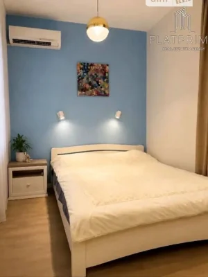 Продаж 1к квартири 40 кв. м на вул. Богдана Хмельницького 57